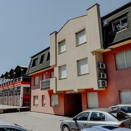 Apartman M5 Ðakovo Buitenkant foto
