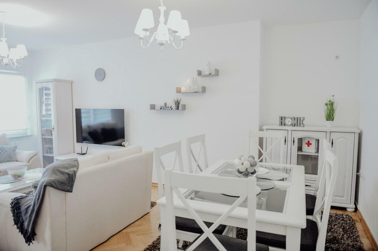 Apartman M5 Ðakovo Buitenkant foto
