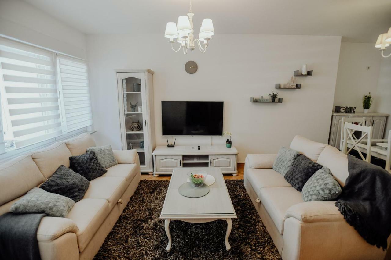 Apartman M5 Ðakovo Buitenkant foto
